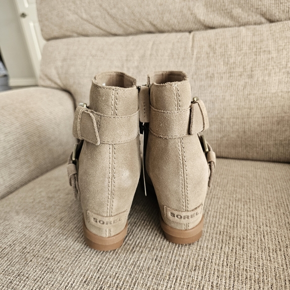 Sorel Joan Of Arctic Buckle Leather Wedge II Boot - Picture 6 of 10